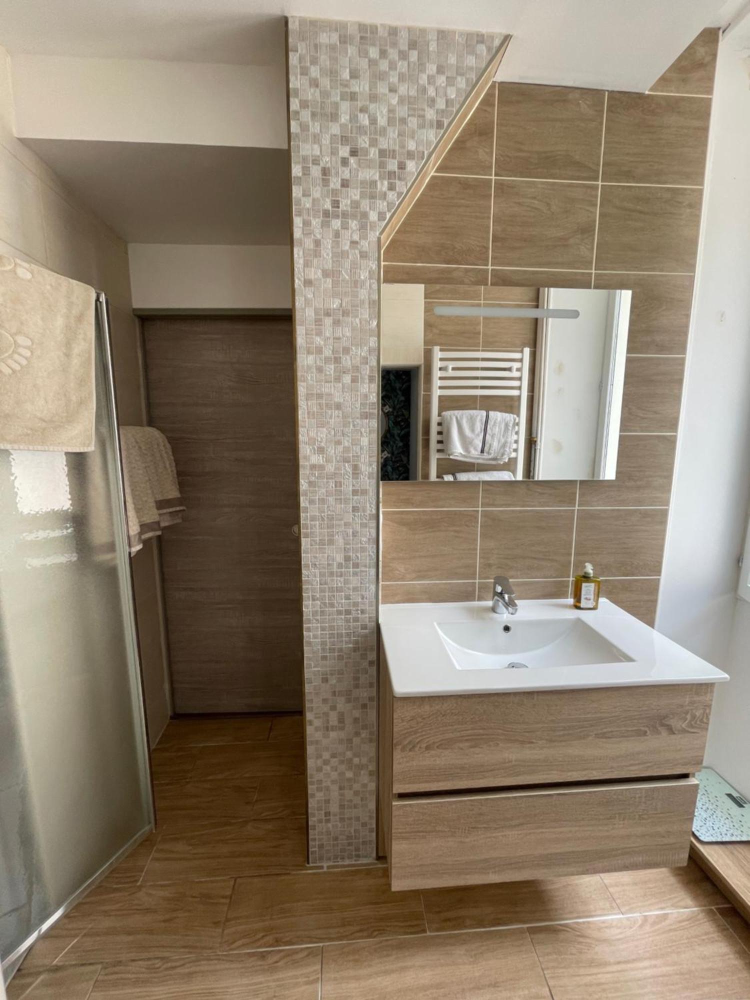 Appartement Moderne Centre Ville, 5 Personnes, 65 M2 Semur-en-Auxois Exteriér fotografie